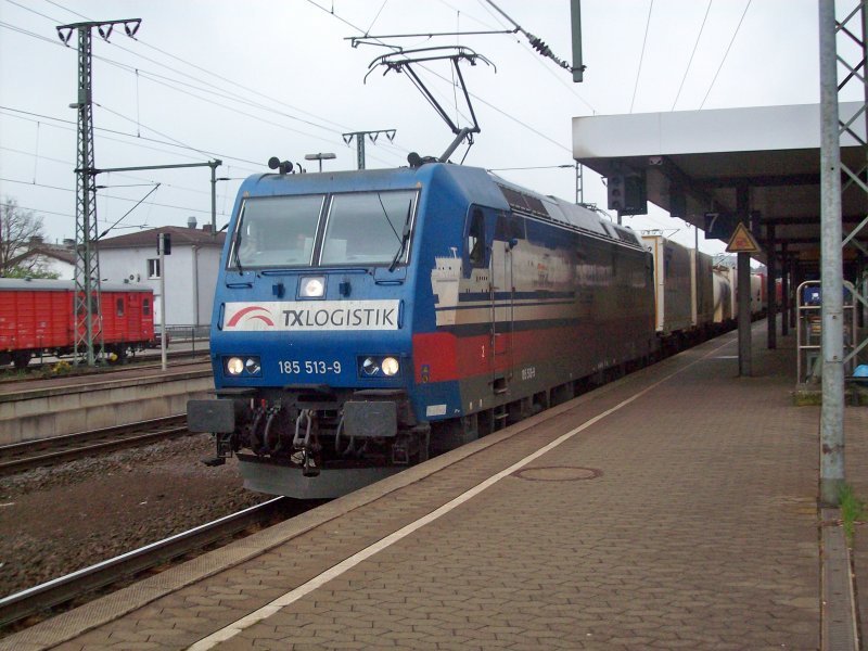 BR 185 513-9  Rostock Port  durchfhrt den Bahnhof Fulda