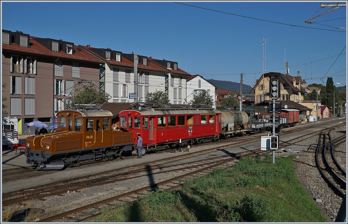 50 Jahre Blonay Chamby - MEGA BERNINA FESTIVAL: Die RhB Berninabahn Ge 2/2 161 Asnin (Eselchen) hilft dem RhB Berninabahn ABe 4/4 I N° 35 als Vorspannlok auf der Fahrt von Blonay nach Chamby.
9. Sept. 2018