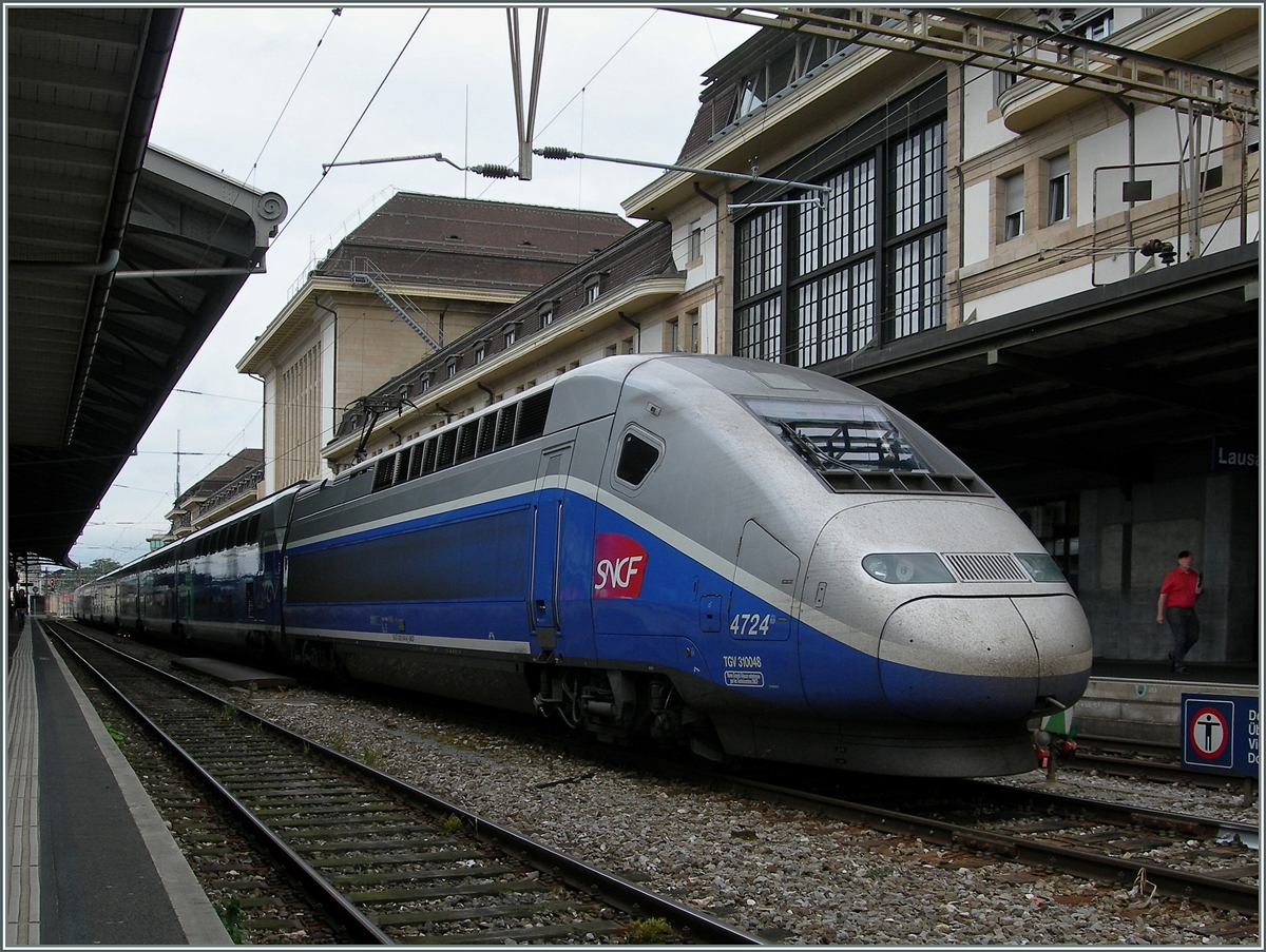 Da auf der Strecke Lausanne - Paris keine  Duplex -TGV Z�ge verkehren, war das Erscheinen dieses TGV Duplex in Lausanne doch eher ungew�hnlich. 
24. Juni 2014