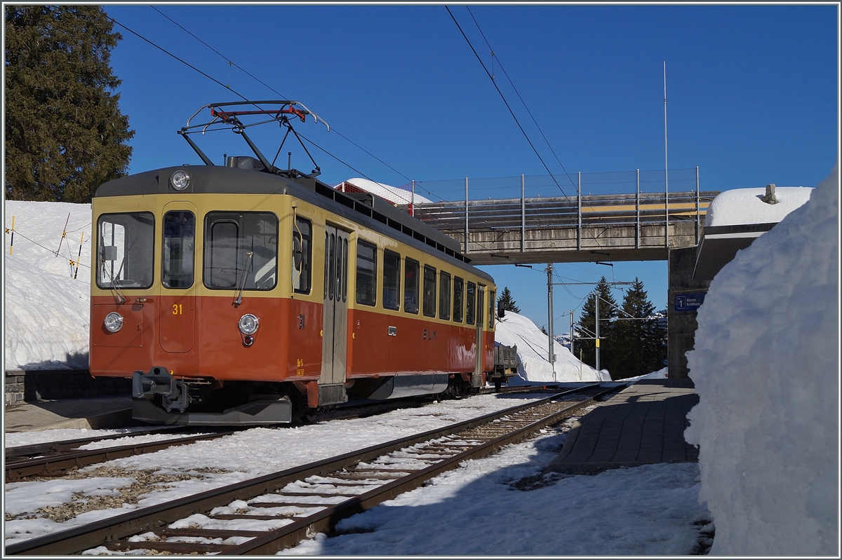 Der BLM Be 4/4 31 (ex SNB/OJB) wartet in Winteregg auf den Kreuzungszug. 
9. März 2014
