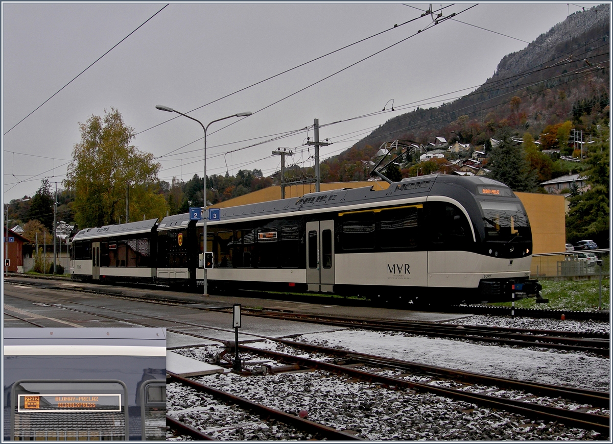 Der wohl kürzeste Regioexpress: Der MVR ABeh 2/6 7502 wartet auf Reisende nach Prélaz, der Halteort und Zielbahnhof ist auf dem Bild rechts in der Bildmitte wage zu erkennen.
9. Nov. 2016