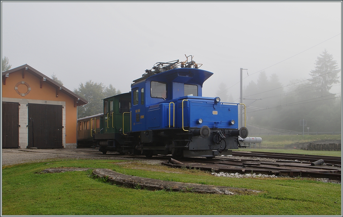 Die CTVJ Tem II 288 und die  Spitzmaus Tm 102 stehen in Le Pont.

5. Sept. 2014