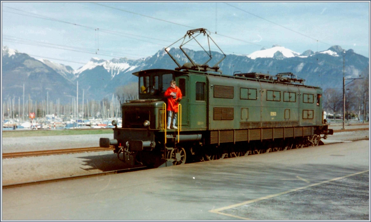 Die SBB Ae 4/7 10650 rangiert in Le Bouveret.
(Analog Bild) 21. Juli 2001