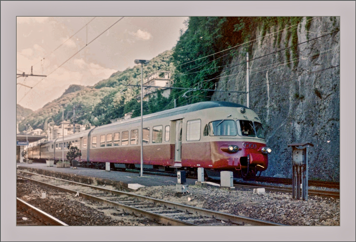 Dieses qualitativ nicht sehr gute Bild zeigt den TEE Gotthardo von Milano nach Z�rich bei der Ausfahrt in Como San Giovanni. Juni 1985