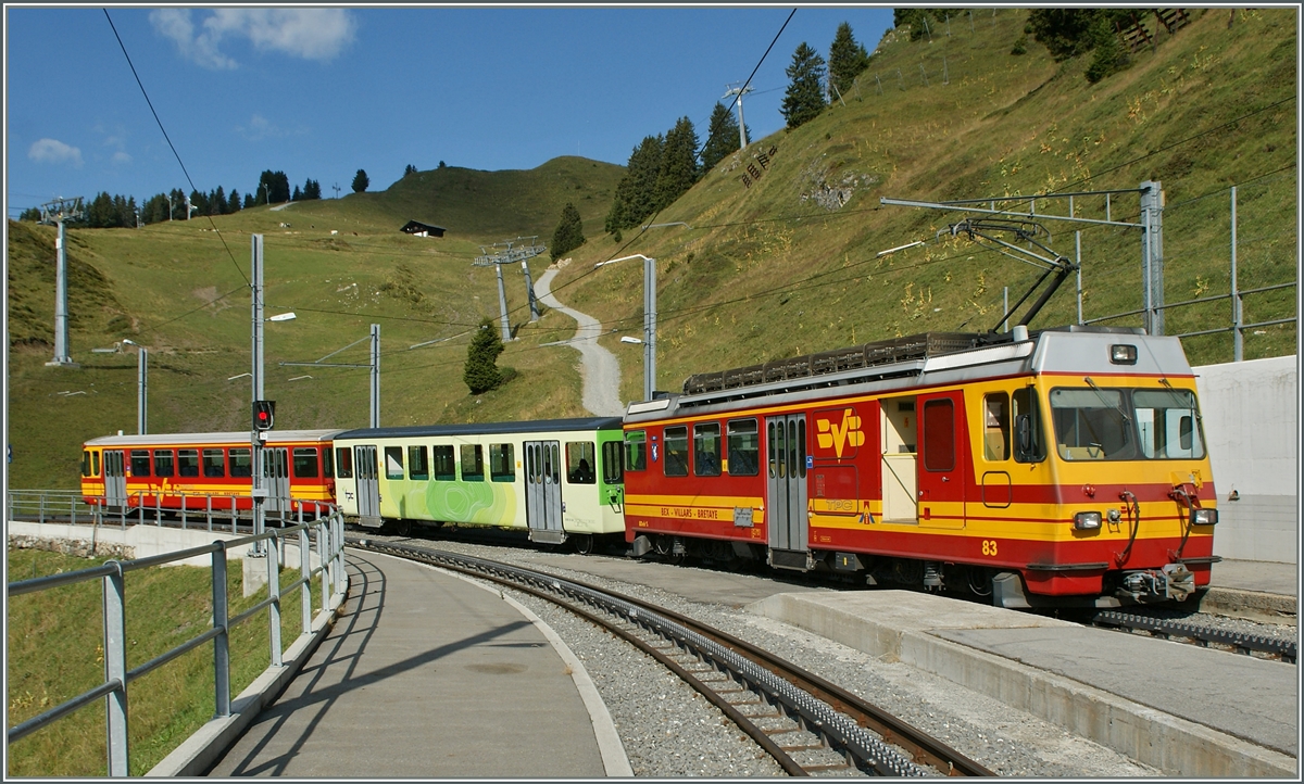 Ein BVB Regionalzug verlässt die Gipflstation Col de Bretaye. 
18. August 2011