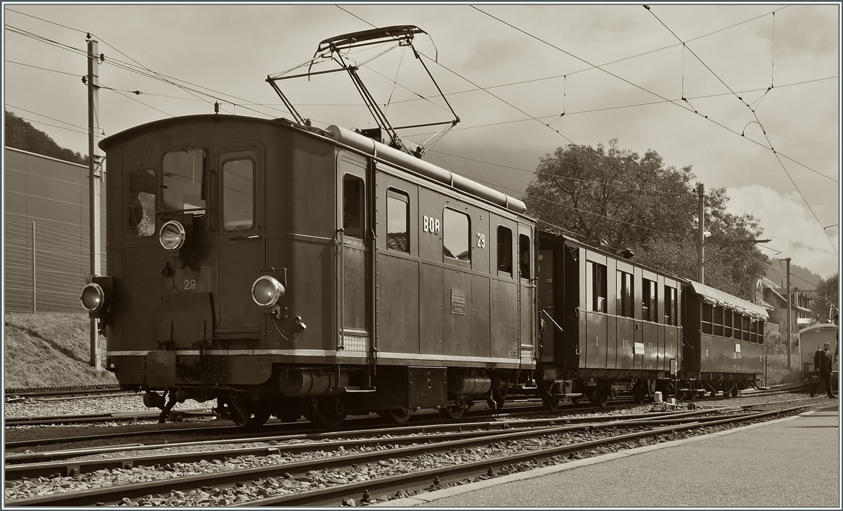 Etwas BOB in Blonay bei der B-C: Die HGe 3/3 29 (Baujahr 1926), der  Kaiserwagen  und ein schon seit l�ngerem bei der Blonay-Chamby Bahn eingesetzter BOB Vierachser.
14. Sept. 2014