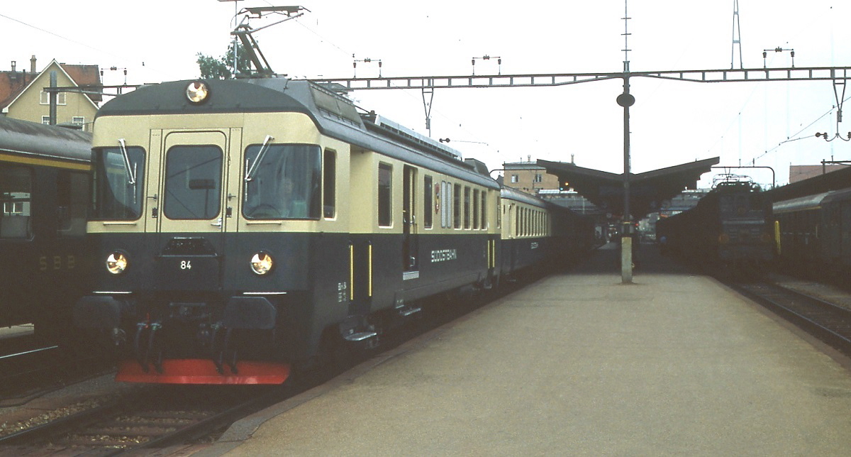 Im Fr�hjahr 1979 steht BDe 4/4 84 der S�dostbahn abfahrbereit im Bahnhof Romanshorn