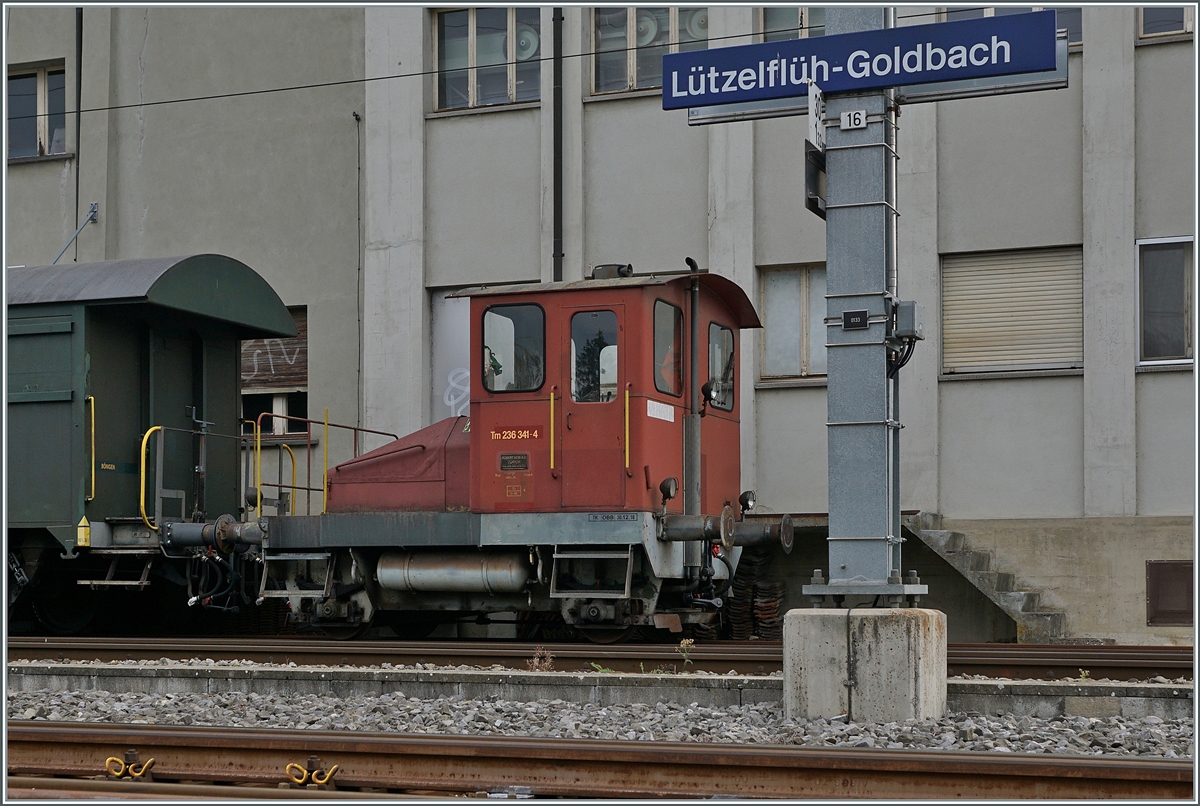 In Lützelflüh Goldbach steht der Tm 236 341-4 der allem Anschein nach noch hin und wieder im Einsatz steht.

21. Sept. 2020