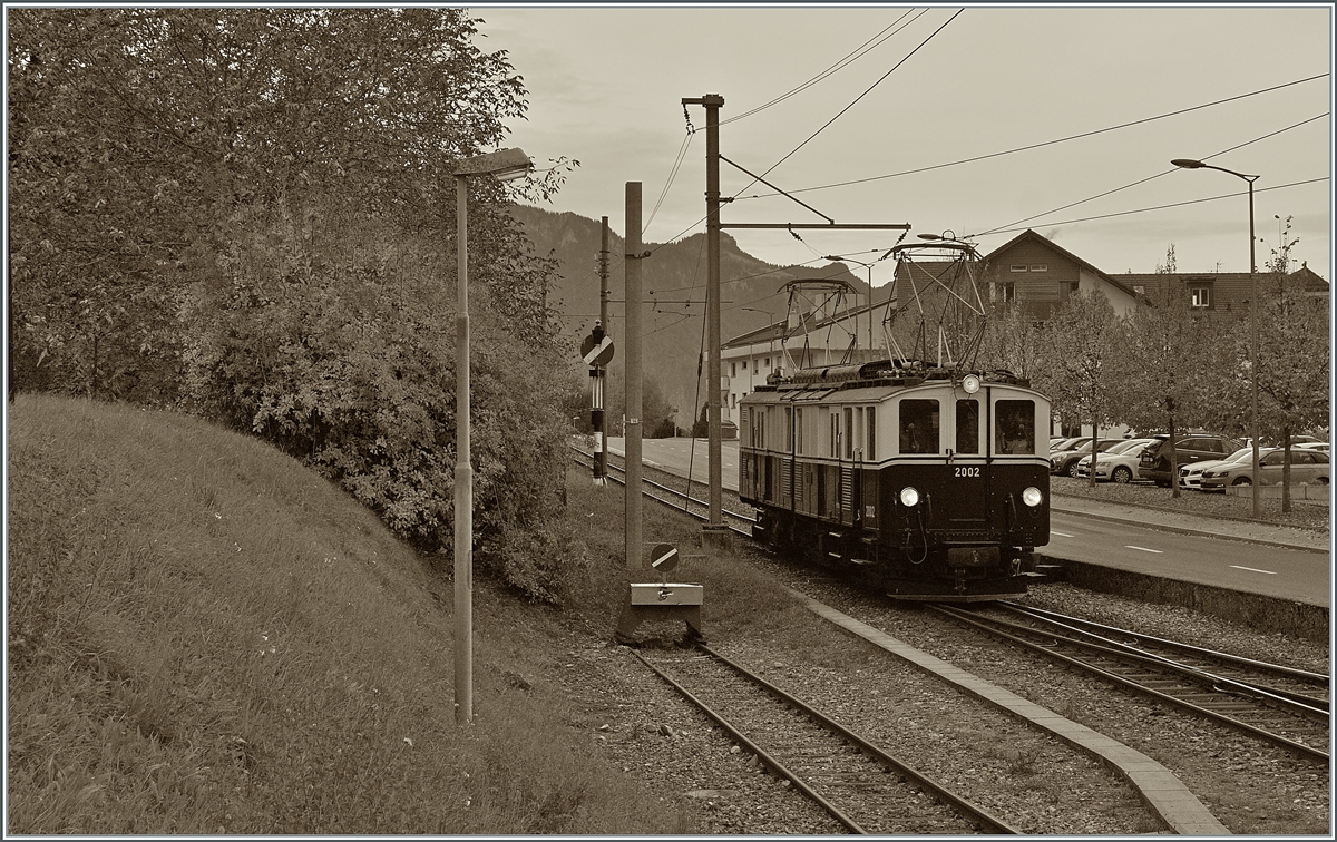 LA DER 2020 du Blonay-Chamby  / Saison Abschluss der Blonay-Chamby Bahn: Mit einem verstärkten Fahrplan und viel Dampf wird vor dem  Winterschlaf  (bzw. Arbeit im Dépôt Chaulin) nochmals viel Betrieb gemacht. Der MOB FZe 6/6 2002 trifft zur optischen Verstärkung des in Blonay wartenden Riviera Belle Epoque Express in Blonay ein.

25. Okt. 2020