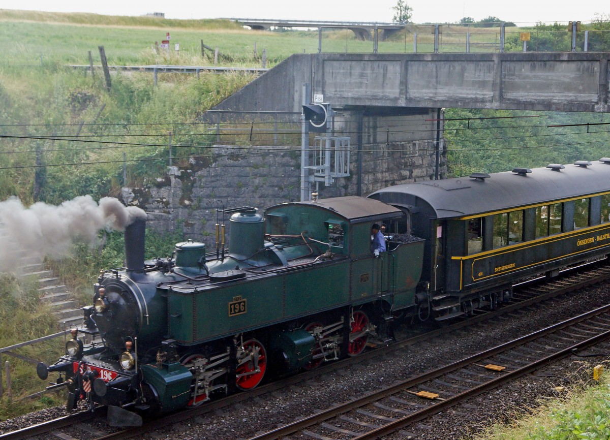 OeBB: An den Gotthel-Märit Sumiswald vom 13. Juni 2015 mit dem OeBB Dampfzug. Zum Einsatz gelangten die drei in Balsthal stationierten Dampflokomotiven Eb 2/4 35. E 3/3 2 und die Ed 2x2/2 196. Die Aufnahme entstand während der Hinfahrt bei Niederbipp.
Foto: Walter Ruetsch  