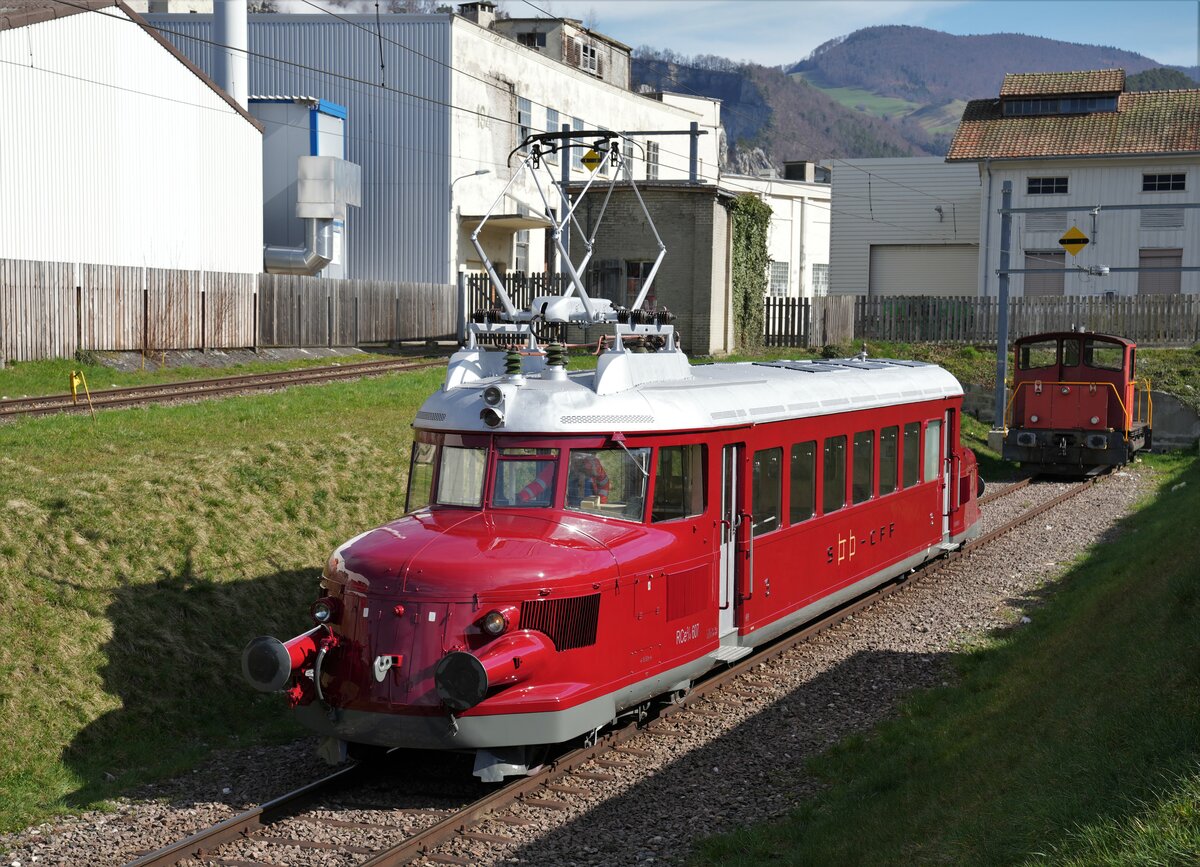 RCe 2/4 607 (OeBB)
Der Rote Pfeil der Oensingen Balsthal Bahn/OeBB mit dem neuen Anstrich als SBB RCe 2/4 607 in Balsthal am 22. M�rz 2023.
Foto: Walter Ruetsch
