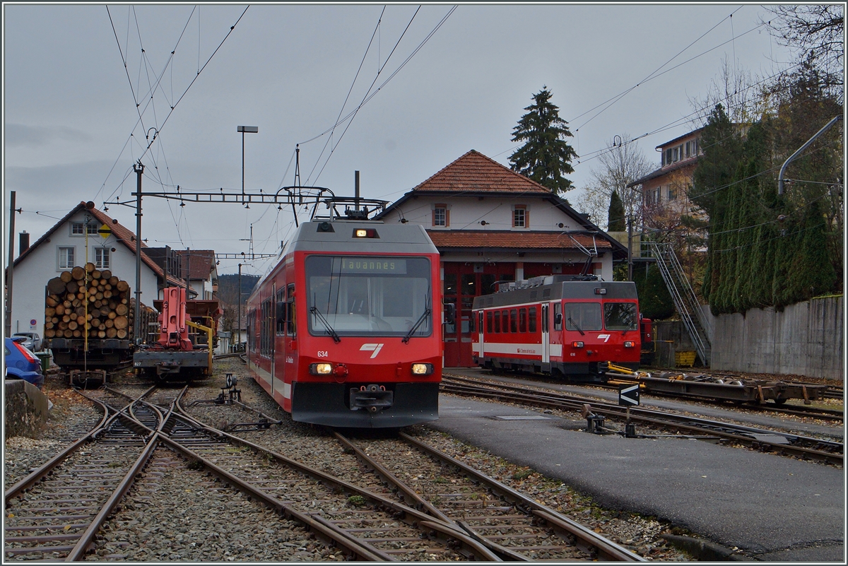 Von Tavannes kommend, färht der CJ GTW ABe 2/6 634 nach einer kurzen Wendezeit in Tramealan wieder nach Tavannes zurück. 
17. Nov. 2014