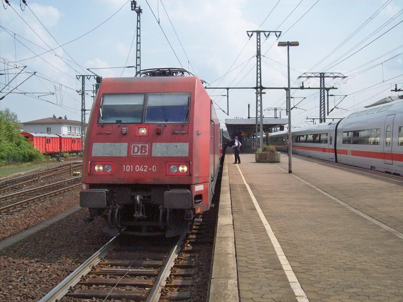 101 042-0 mit IC in Fulda