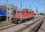 Re 4/4 II 11144 in Singen beim Rangiermanöver.