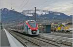 Z 31515 M (Coradia Polyvalent régional tricourant) ist als SL3 von Saint-Gervais-les-Bains-le-Fayet in La Roche sur Foron eingetroffen und wird nach Coppet weiterfahren.