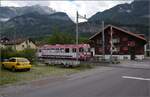 Dieser ehemalige FW-Triebwagen Be 4/4 14 hat ein besonderes Schicksal gegen Ende seiner Karriere. Sein Betrieb soll bis zu 125‰ Steigung ohne Zahnrad erm�glichen. Meiringen, Juli 2023. 