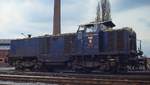 Zufallsfund im Archiv: Die DE 0901 der Westf�lischen Landeseisenbahn (WLE) um 1980 im Bw Lippstadt. Die Lok hat eine abwechslungsreiche Geschichte: AEG und Krupp bauten sie 1962 als Versuchslok ME 1500 unter der Fabrik-Nr. 4400 auf eigene Rechnung. Die DB setzte sie ab 1966 bei den Betriebswerken Soest, Hamm und Hagen-Eckesey ein. Nach einem Umbau wurde sie in DE 1500 umbenannt und war ab Januar 1968 als 201 001-5 im Einsatz. Von September 1969 bis August 1981 war sie bei der WLE als DE 0901 unterwegs und kam dann zur Deutschen Eisenbahn-Gesellschaft (Teutoburger Wald Eisenbahn), dort VE 151. 1983 gelangte sie zur Farge-Vegesacker Eisenbahn und wurde 1990 an die schweizer S�dostbahn (SOB) verkauft, die sie zur Am 846 461-2 umbaute. Nach der Fusion mit der Bodensee-Toggenburg-Bahn wurde sie zur Am 846 033-9 umgezeichnet und 2014 an die Swiss Rail Traffic AG verkauft.  