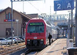 Zürcher S14, Wetzikon - Hinwil: Ein S-Bahnzug an der Endstation Hinwil.