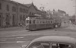 Die ehemalige Tramlinie 1 in Bern: Motorwagen 173 mit Anh�nger 228 am einstigen Bahnhofplatz neben der alten Endstation der SZB-Z�ge aus Zollikofen und Solothurn.