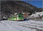 Von Aigle kommend, verlassen der BDe 4/4 402 und 401 nach dem Fahrtrichtungswechsel in Le Sépey den kleinen Kopfbahnhof in Richtung Les Diablerets.