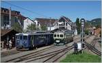 Il était une fois... les années 40 / Es war einmal: die 40er Jahre: Der GFM Ce 4/4 131 von GFM Historique und der MOB BDe 4/4 3002 rangieren in Blonay einen gemischten Zug zusammen, der nach der Ankunft des Gegenzuges nach Chaulin fahren wird. 

11. September 2022