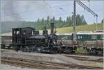 In Sumiswald findet der traditionelle Gotthelf-Märit statt und für diesen Markt fährt die  Emmentalbahn  auf der Strecke Sumiswald Grünen - Wasen i.E. einige Dampfzüge. Das Bild zeigt die E 3/3 853 des Vereins Dampf Bahn Bern beim Umfahren in Sumiswald Grünen. 

14. Juni 2025